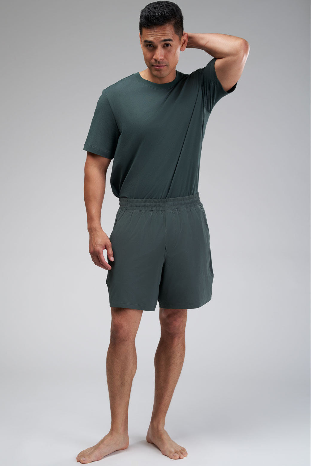 Performance shorts with side and hidden zip pockets, built for movement and all-day wear.
