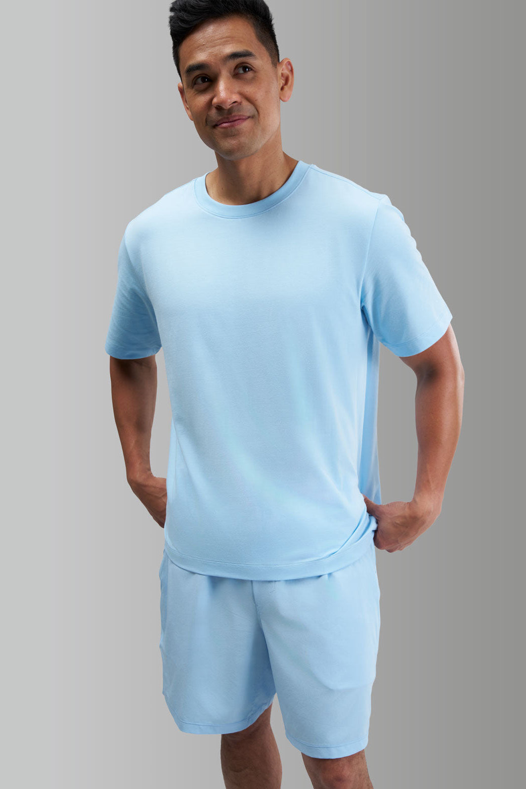 Performance shorts with side and hidden zip pockets, built for movement and all-day wear.