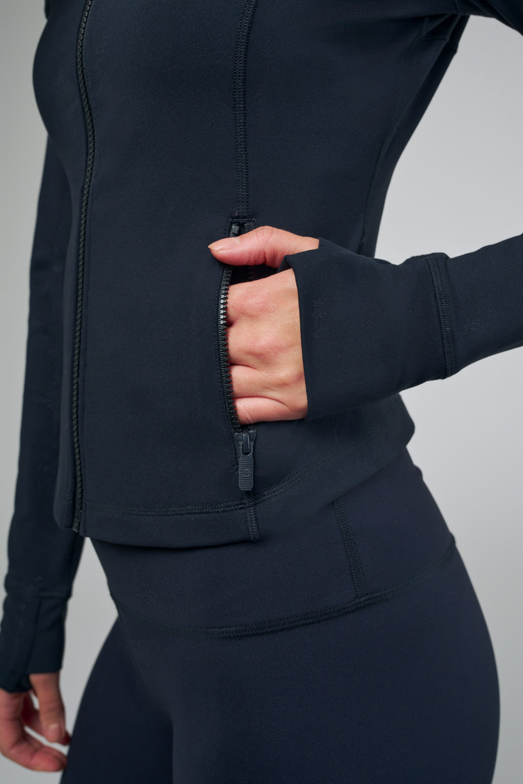 Cropped stretch jacket designed for effortless all-day wear.