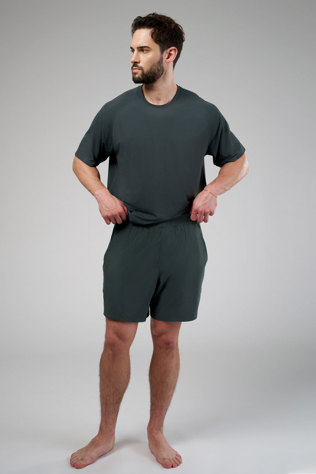Performance shorts with built-in lining and pockets, designed for movement and all-day comfort.