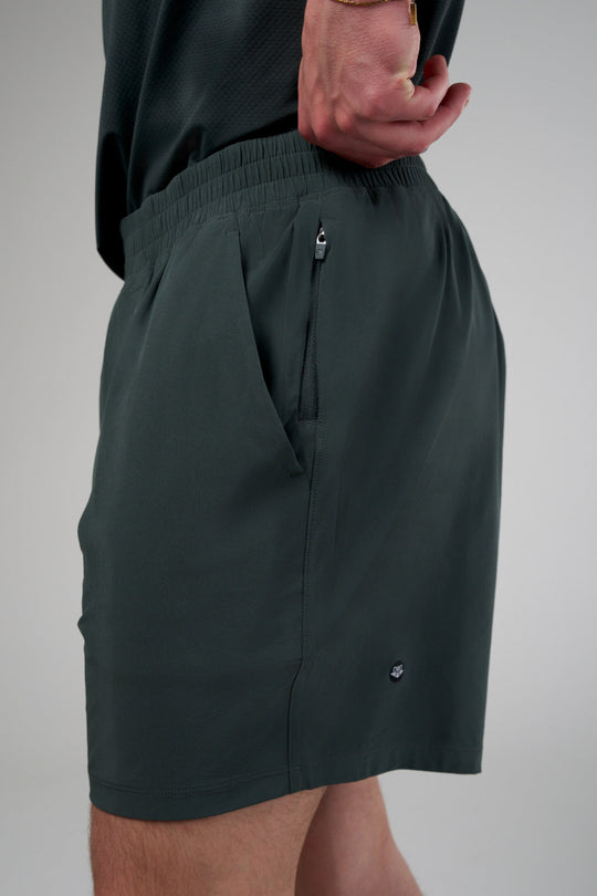 Performance shorts with built-in lining and pockets, designed for movement and all-day comfort.