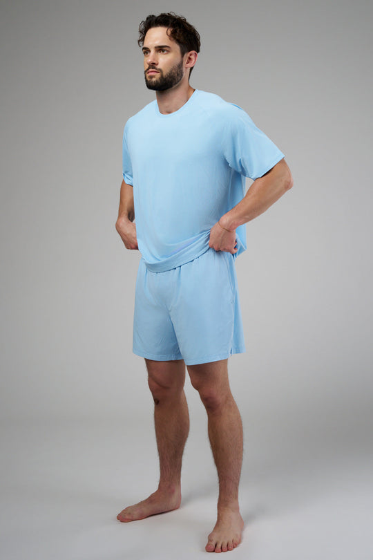 Running shorts with built-in lining pockets, side pockets, and a zippered back pocket for secure essentials.