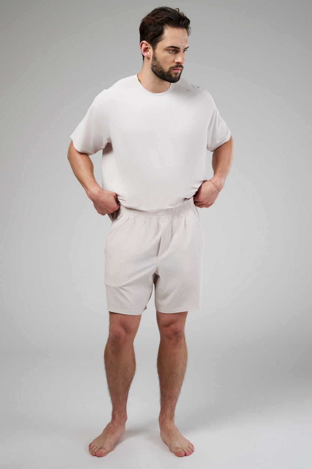 Performance shorts with built-in lining and pockets, designed for movement and all-day comfort.