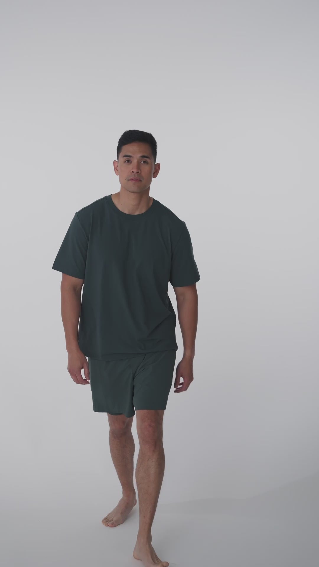 Running shorts with built-in lining pockets, side pockets, and a zippered back pocket for secure essentials.