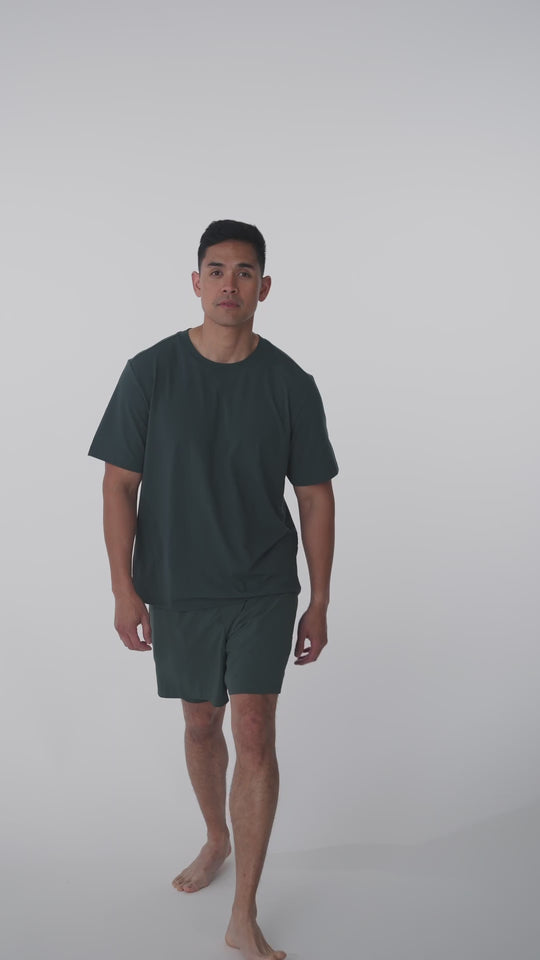 Running shorts with built-in lining pockets, side pockets, and a zippered back pocket for secure essentials.